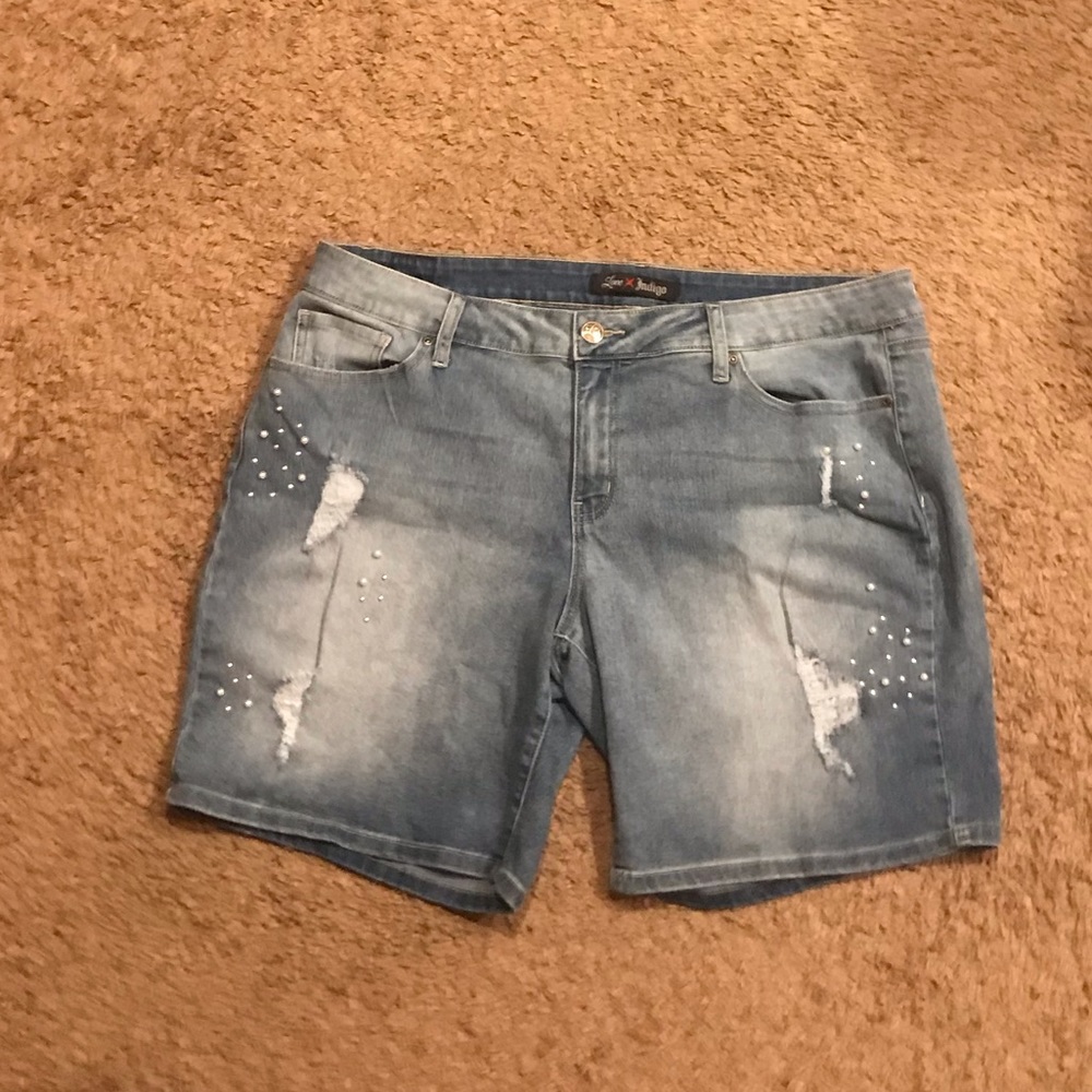 Women’s Jean shorts light denim size 18
